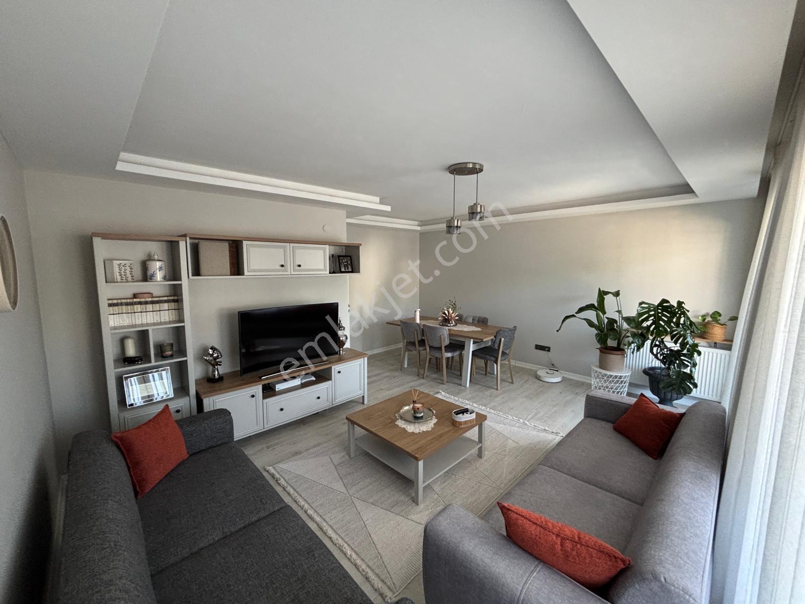 Halitpaşada Demircan Sitesinde Satılık 3+1 Daire