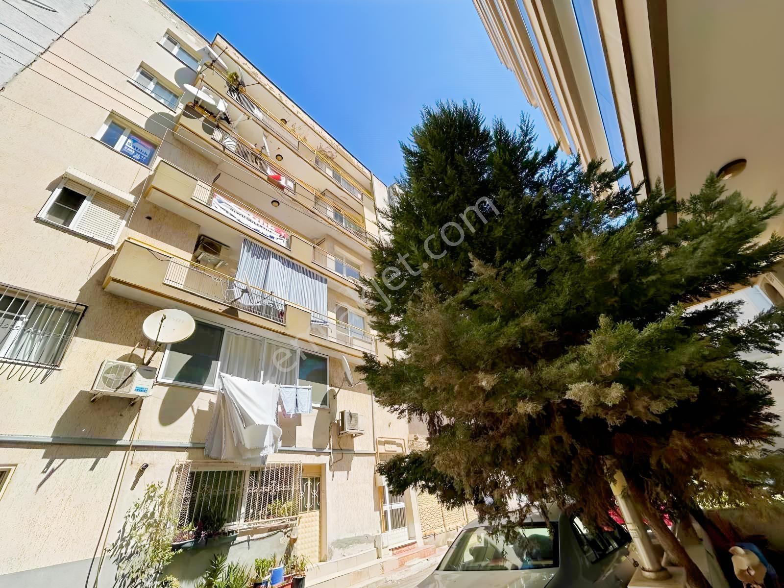 Karşıyaka Demirköprü Alt Geçit Yakını Satılık 3+1 Boş Daire — fotoğraf 2