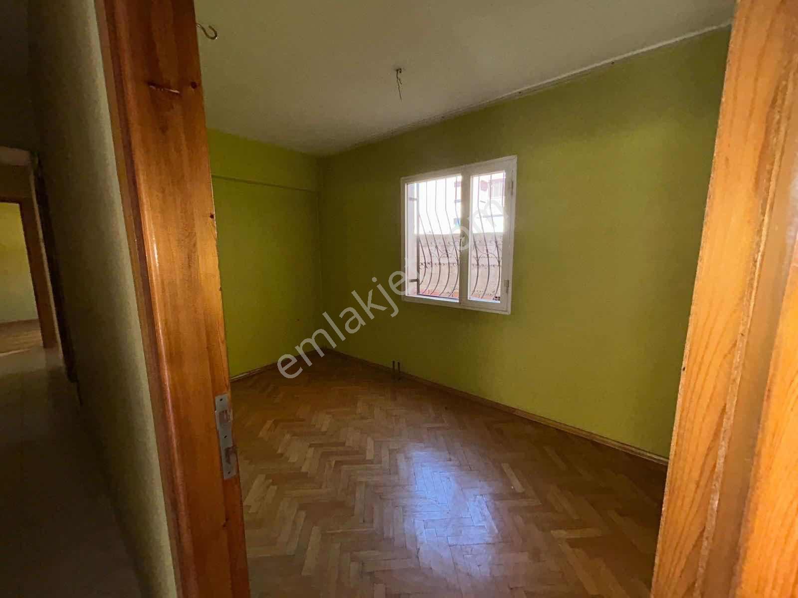 Karşıyaka Demirköprü Alt Geçit Yakını Satılık 3+1 Boş Daire — fotoğraf 8
