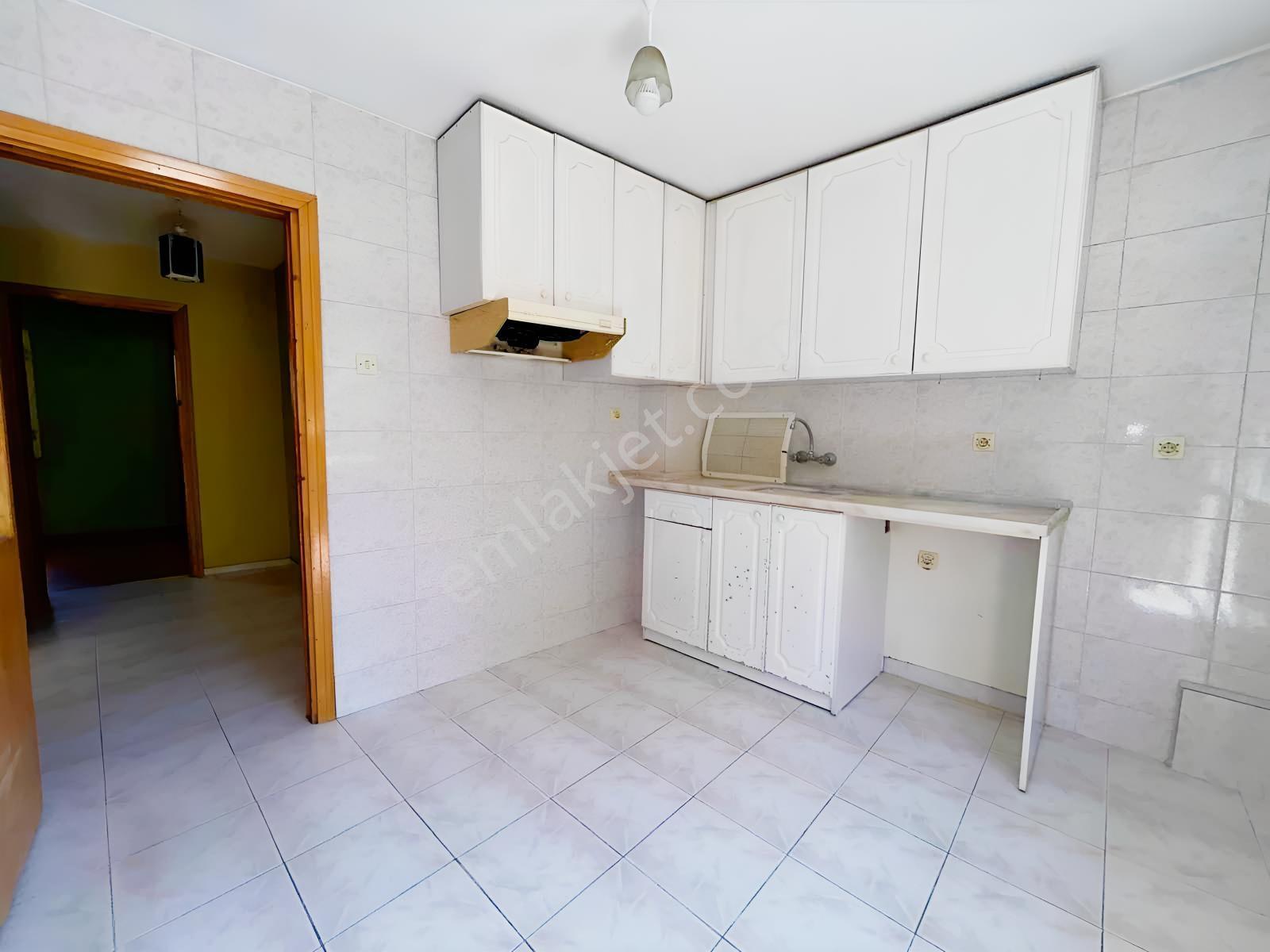 Karşıyaka Demirköprü Alt Geçit Yakını Satılık 3+1 Boş Daire — fotoğraf 20
