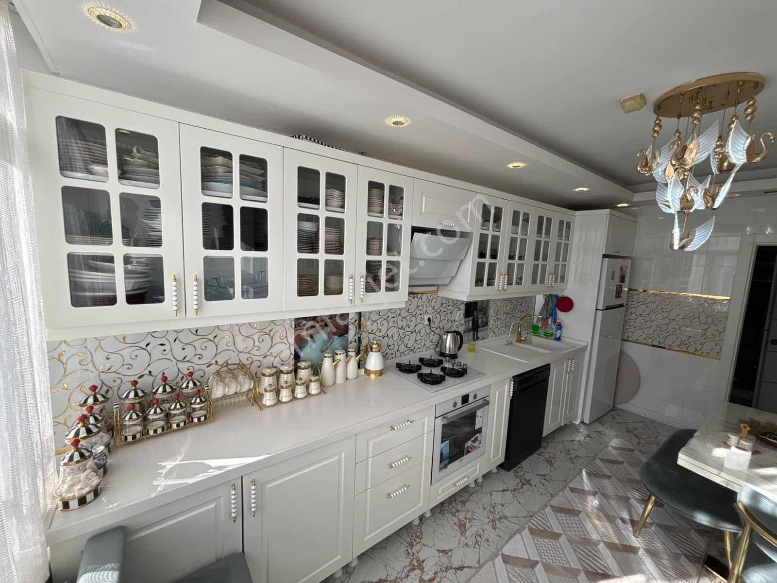 Gültepe Mahallesi 3+1 Full Yapılı Acil Satılık Daire
