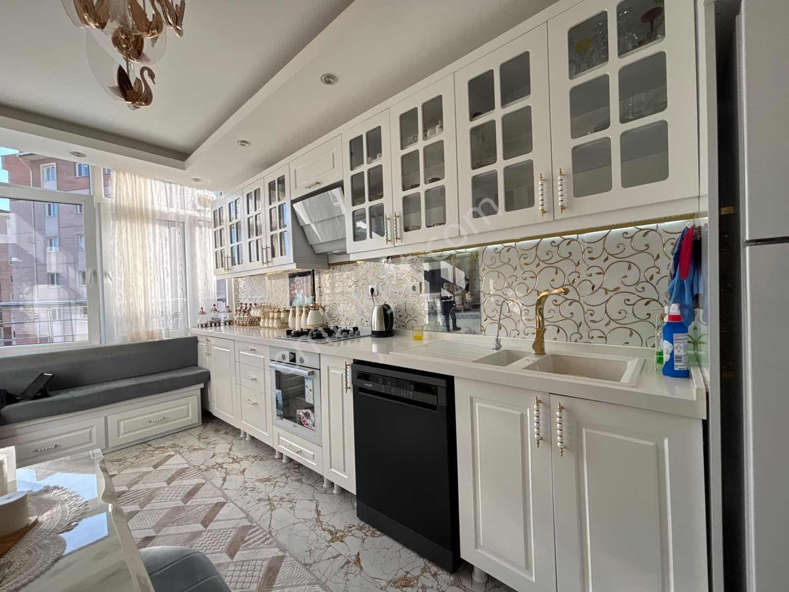 Gültepe Mahallesi 3+1 Full Yapılı Acil Satılık Daire — fotoğraf 6