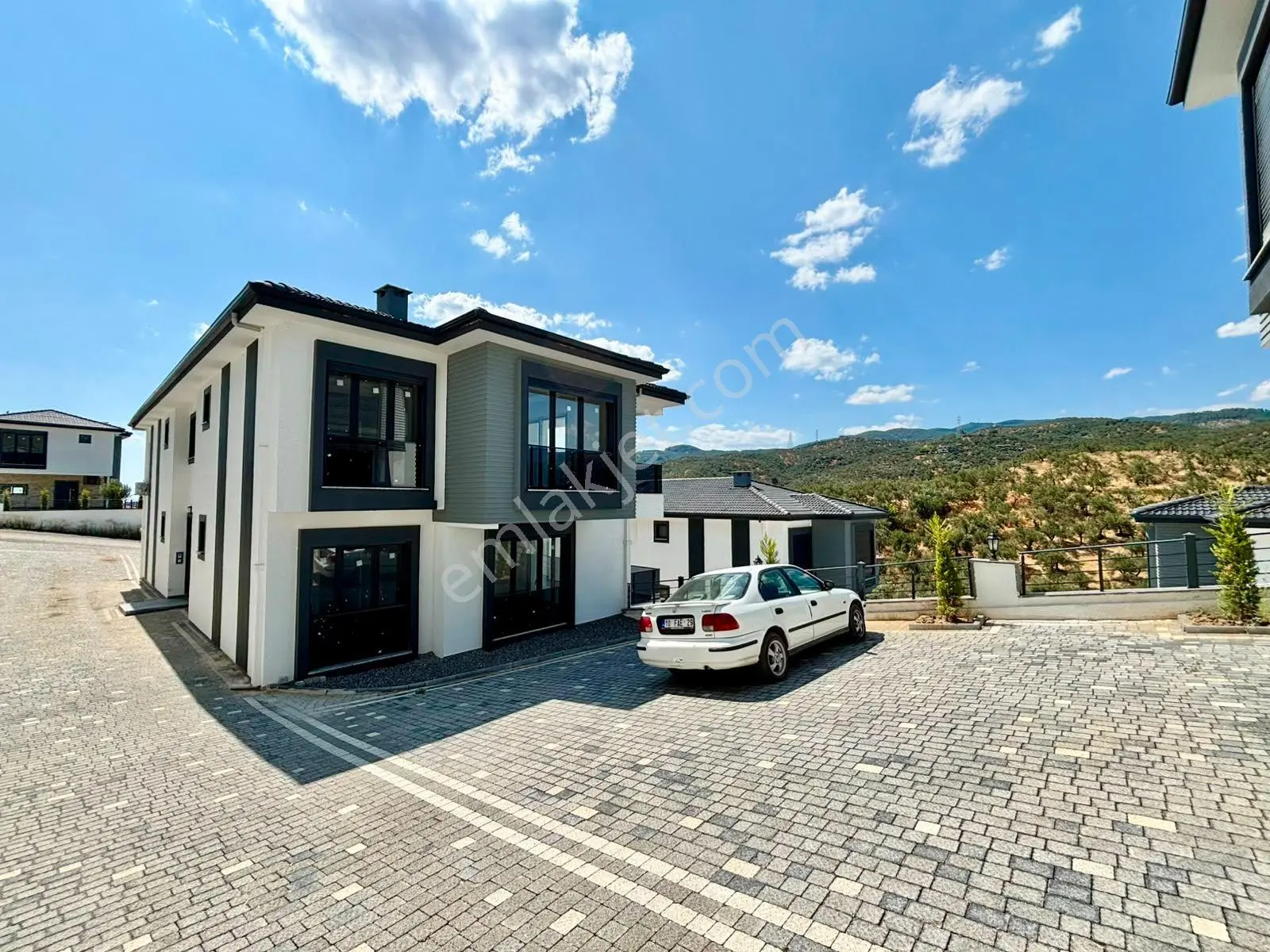 ꧁ay Emlaktan꧂küçükkuyu'da Lebi Derya Deniz Manzaralı Kazdağları Eteklerinde Ayrı Mutfak 2+1 Daire — fotoğraf 5