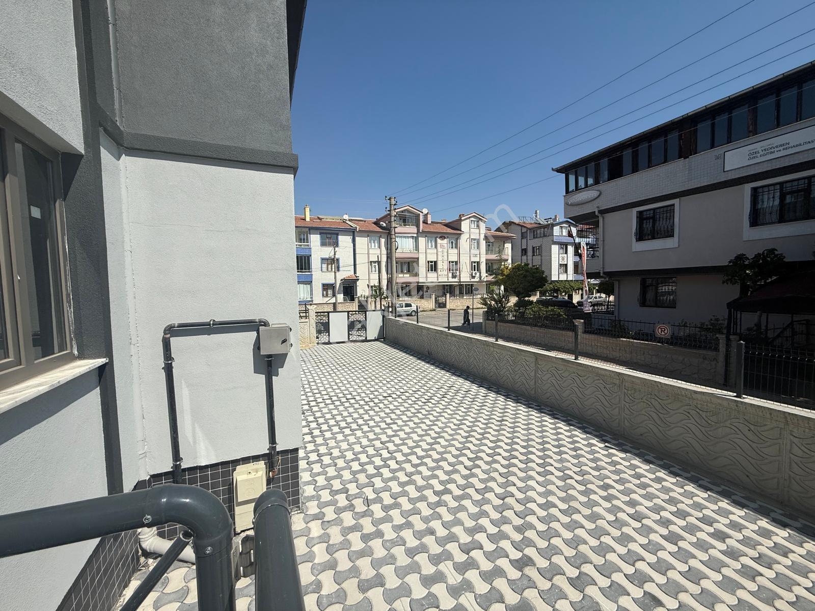 Tramvaya Yakın Dumlupınarda 2+1 Geniş Satılık Daire — fotoğraf 30