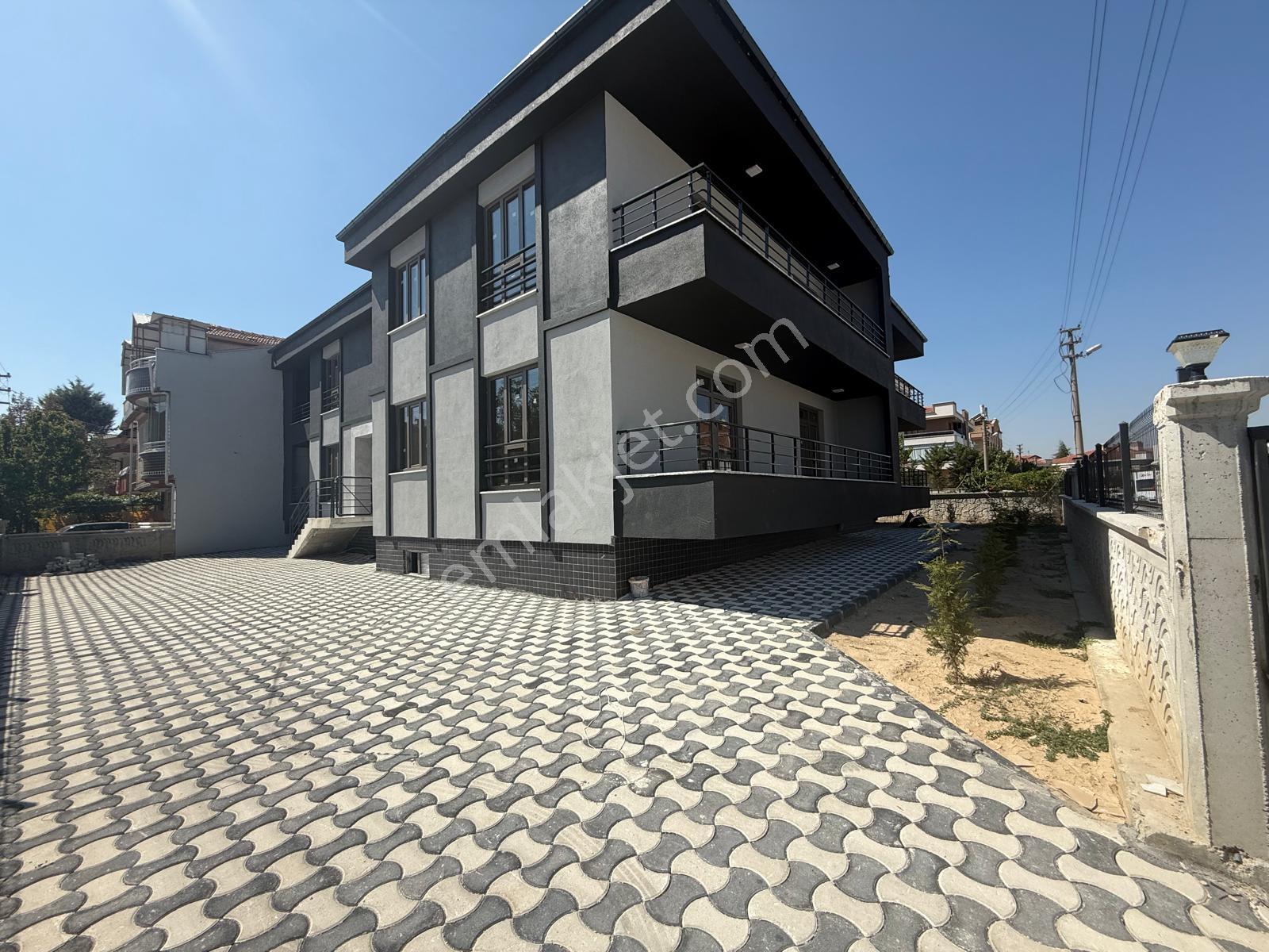 Tramvaya Yakın Dumlupınarda 2+1 Geniş Satılık Daire — fotoğraf 32