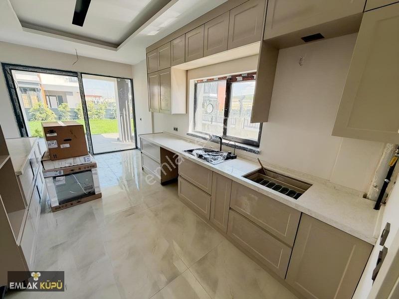 Bağlıca Mahallesi Satılık 5+1 Site İçinde Geniş Bahçeli Villa — fotoğraf 3