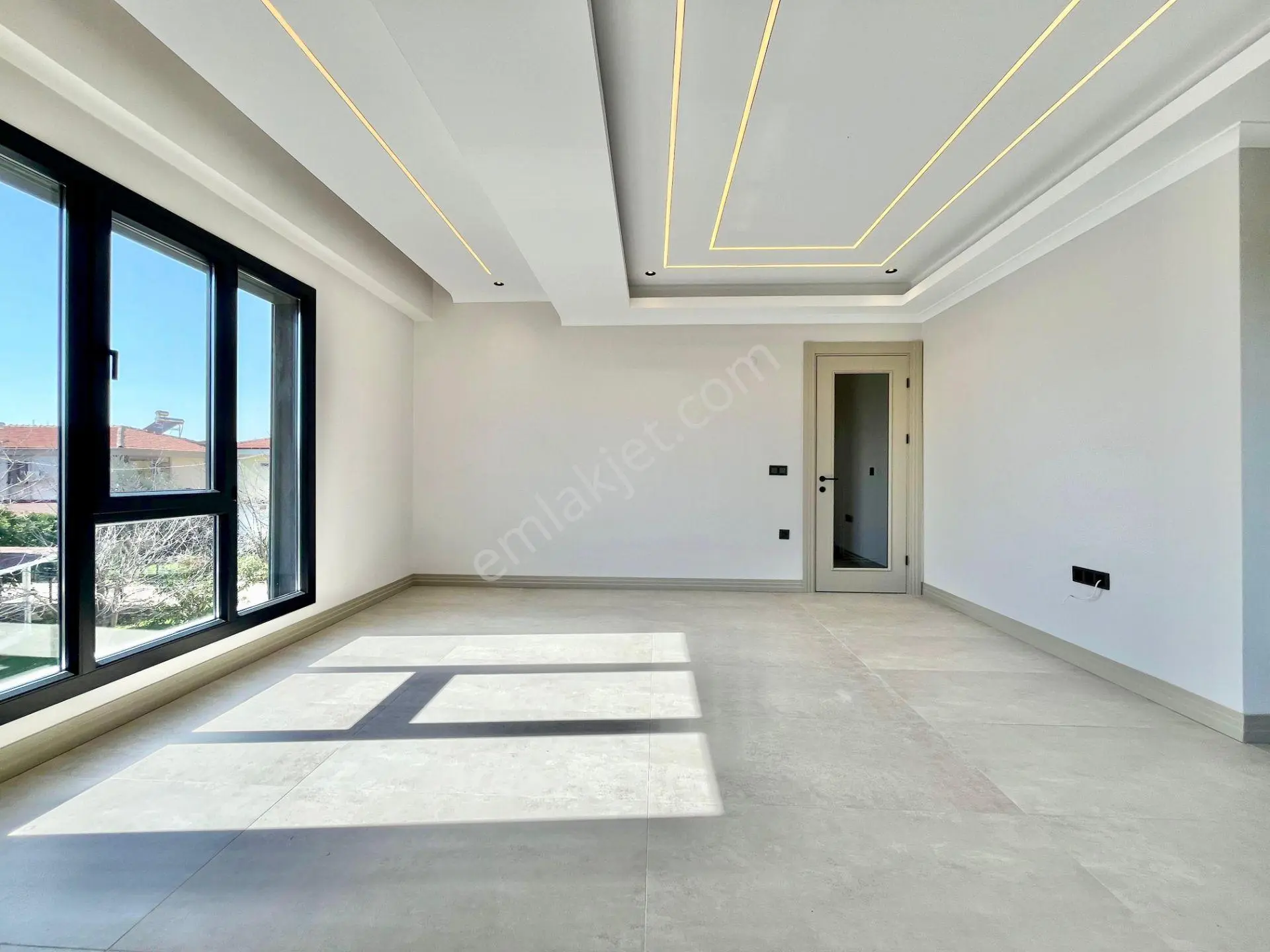 ꧁ay Emlaktan꧂avcılar Fener'de Denize 200 Metre Satılık 2+1 Otoparklı Özel Bahçeli Lüks Daire — fotoğraf 9