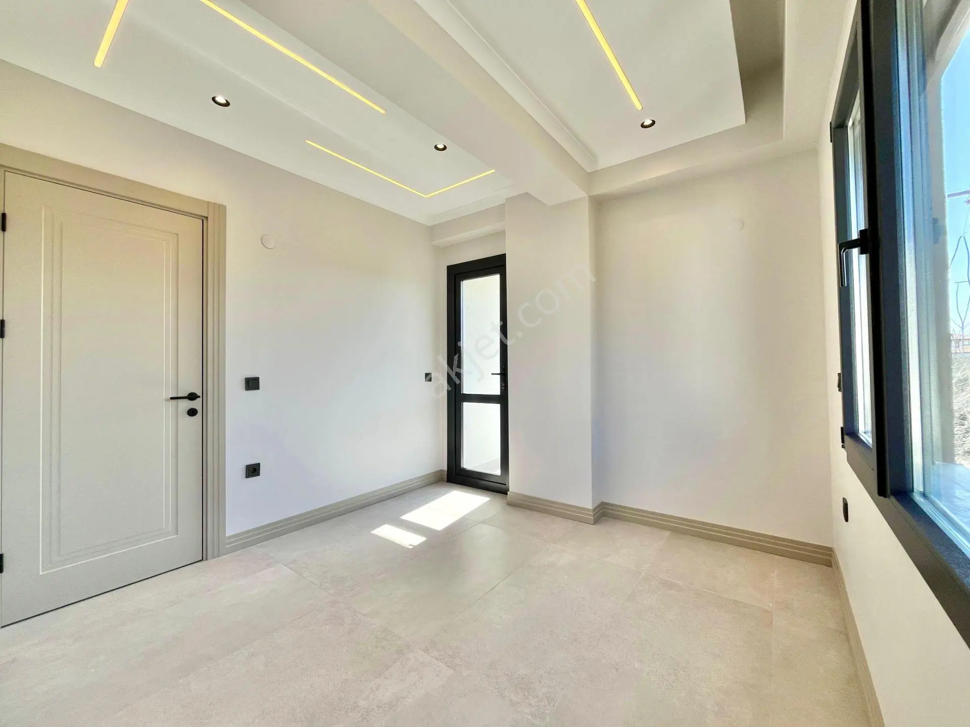 ꧁ay Emlaktan꧂avcılar Fener'de Denize 200 Metre Satılık 2+1 Otoparklı Özel Bahçeli Lüks Daire — fotoğraf 23