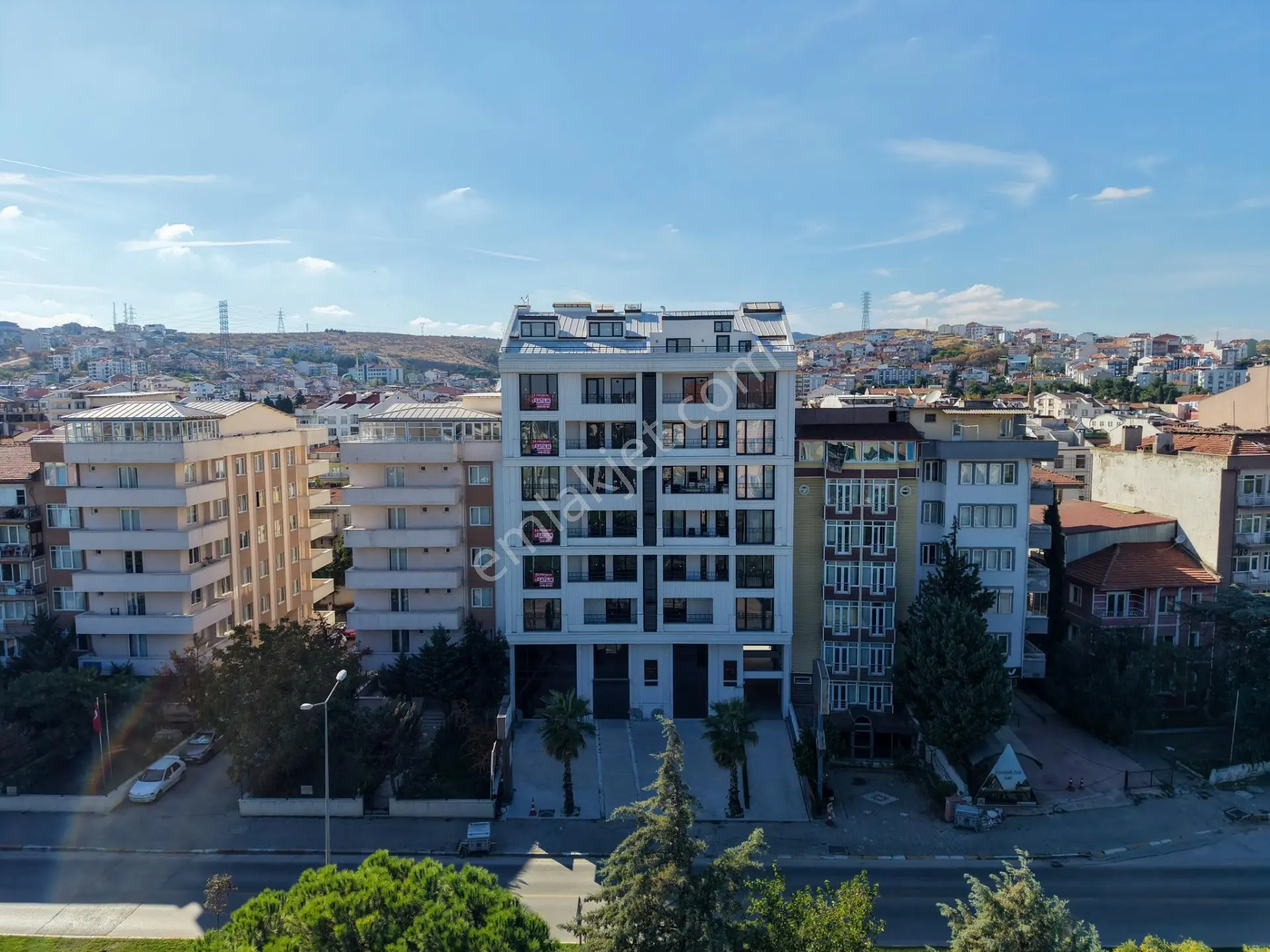 Yeni İzmir Cad Üzerinde Satılık Arakat 3+1 Daire — fotoğraf 2