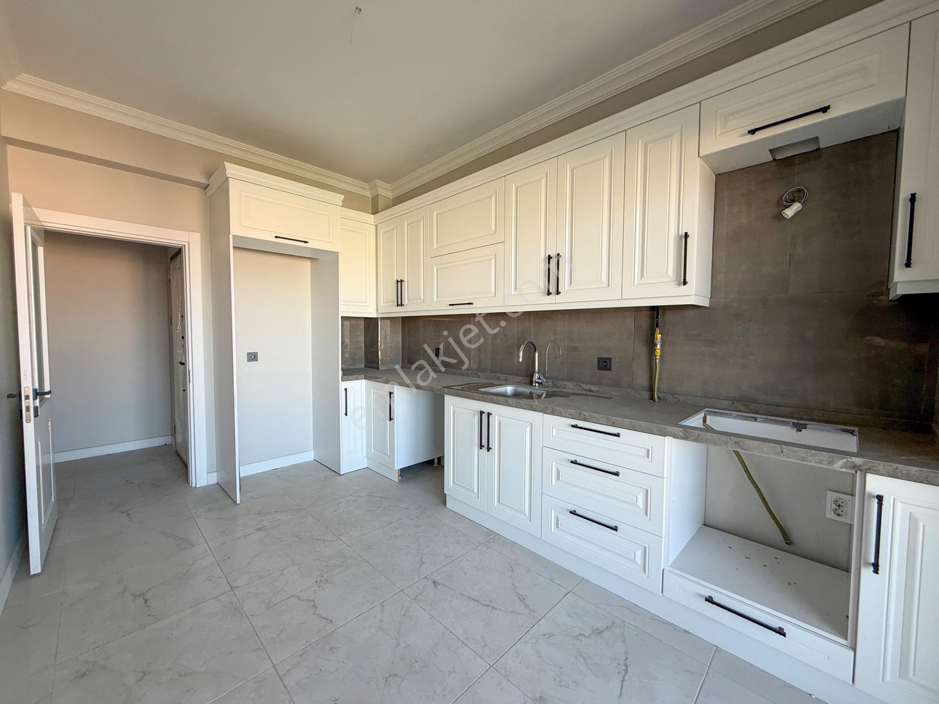 Yeni İzmir Cad Üzerinde Satılık Arakat 3+1 Daire — fotoğraf 9