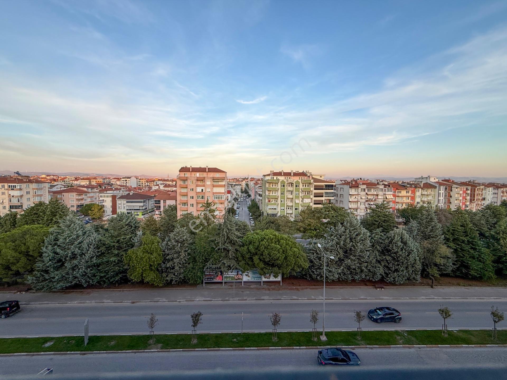 Yeni İzmir Cad Üzerinde Satılık Arakat 3+1 Daire — fotoğraf 12