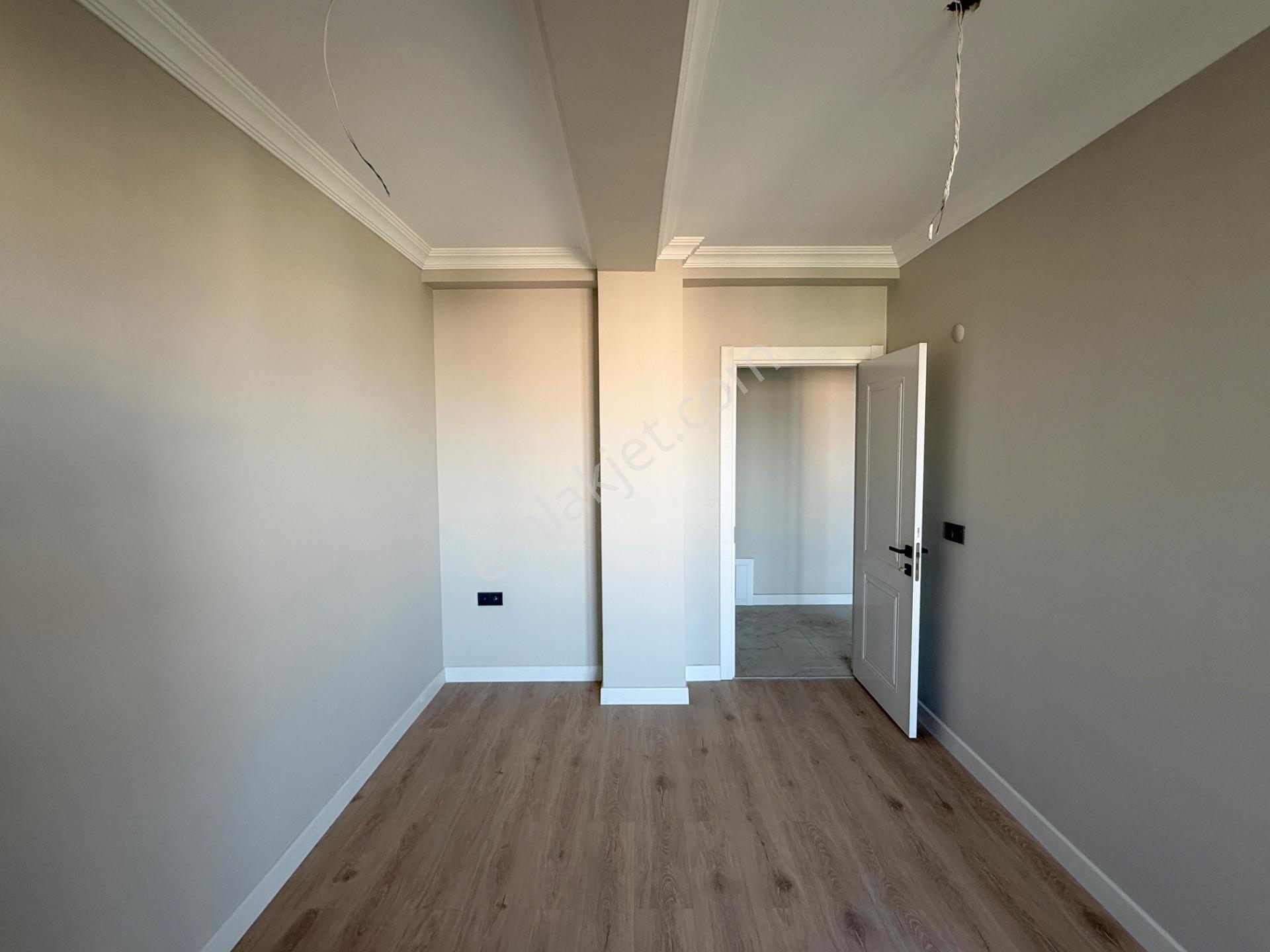 Yeni İzmir Cad Üzerinde Satılık Arakat 3+1 Daire — fotoğraf 15