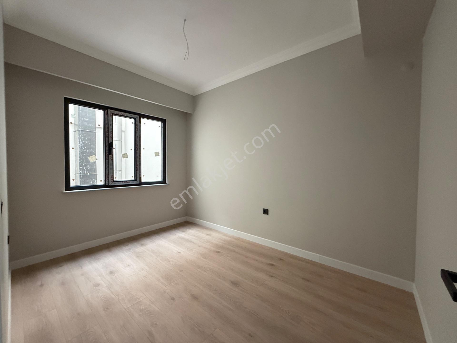 Yeni İzmir Cad Üzerinde Satılık Arakat 3+1 Daire — fotoğraf 18