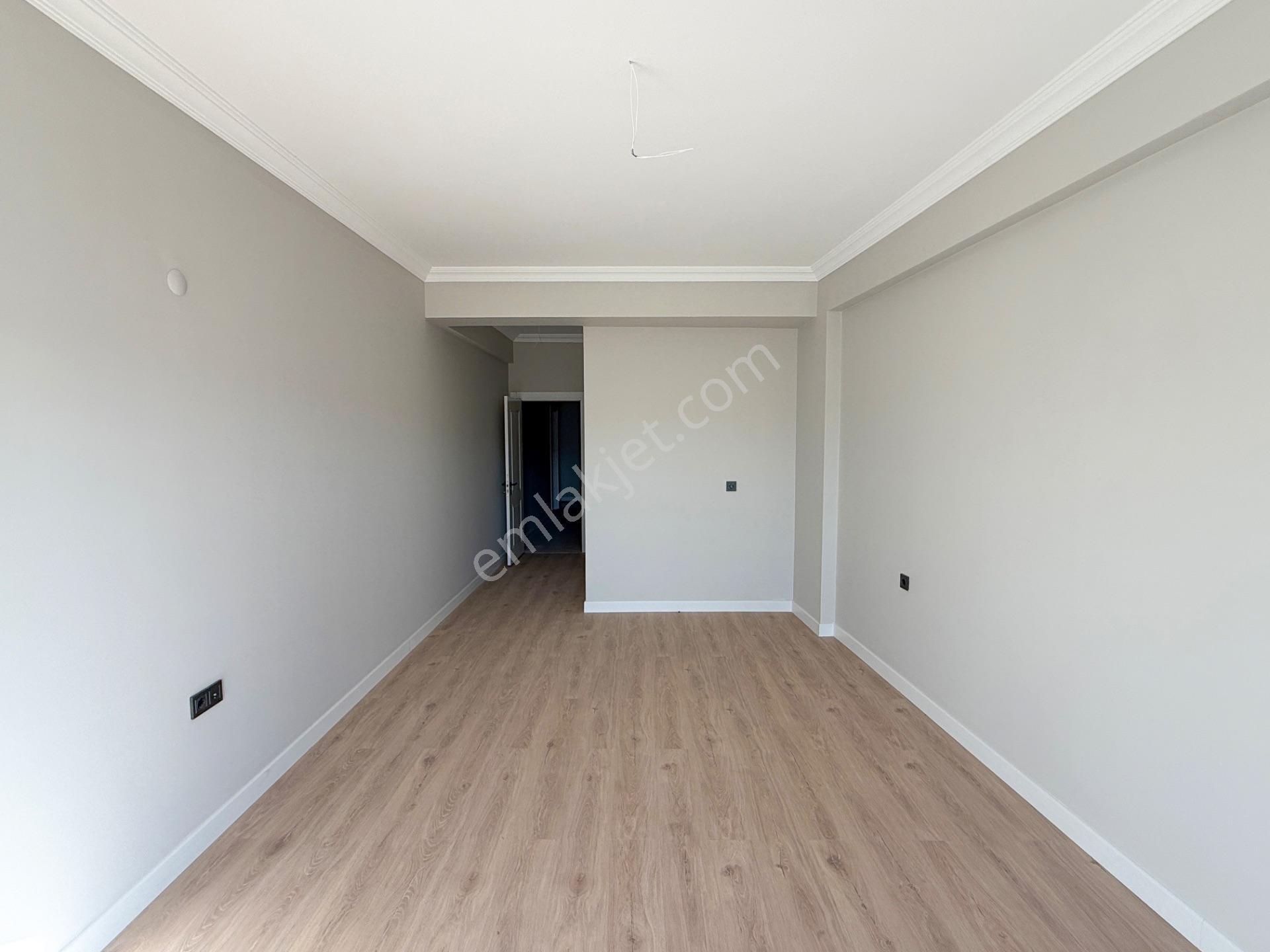 Yeni İzmir Cad Üzerinde Satılık Arakat 3+1 Daire — fotoğraf 25