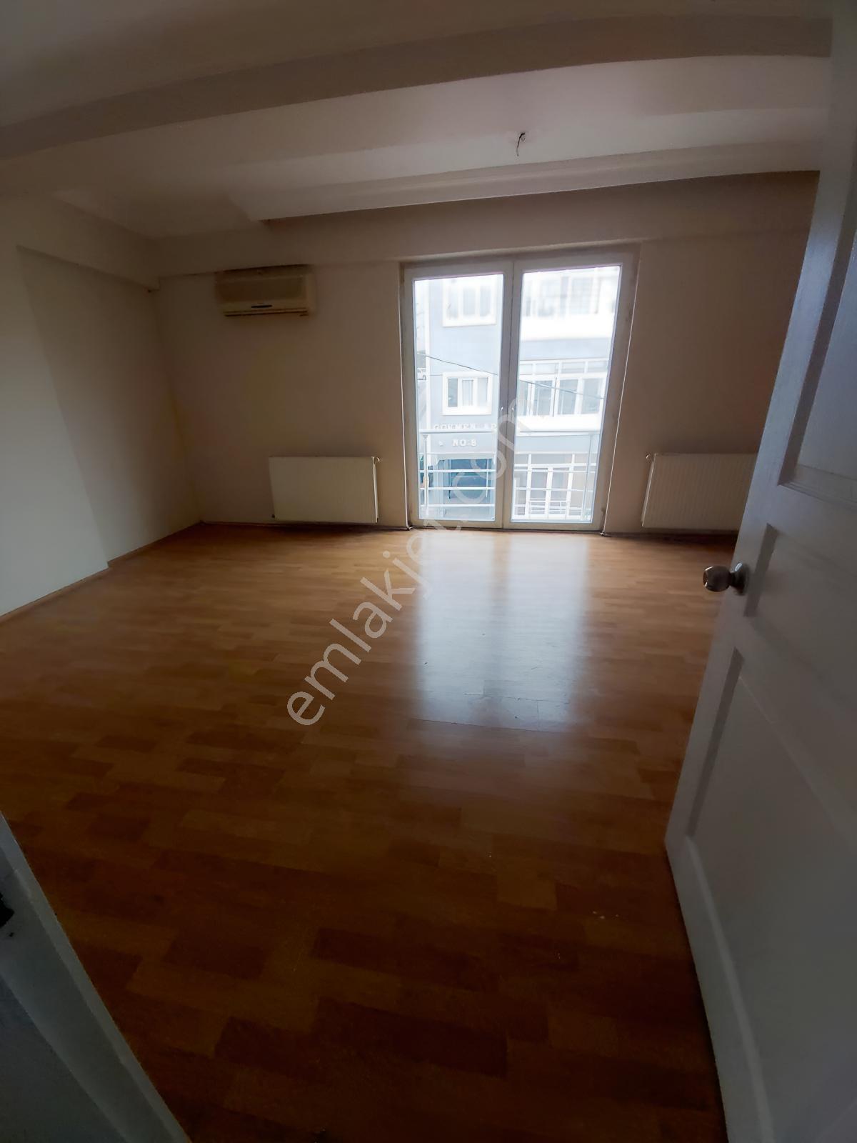 İçerenköy De Geniş Dubleks Çift Girişli Katta Tek 230 M2 Daire — fotoğraf 6