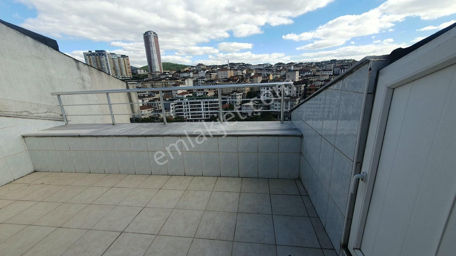 İçerenköy De Geniş Dubleks Çift Girişli Katta Tek 230 M2 Daire — fotoğraf 19