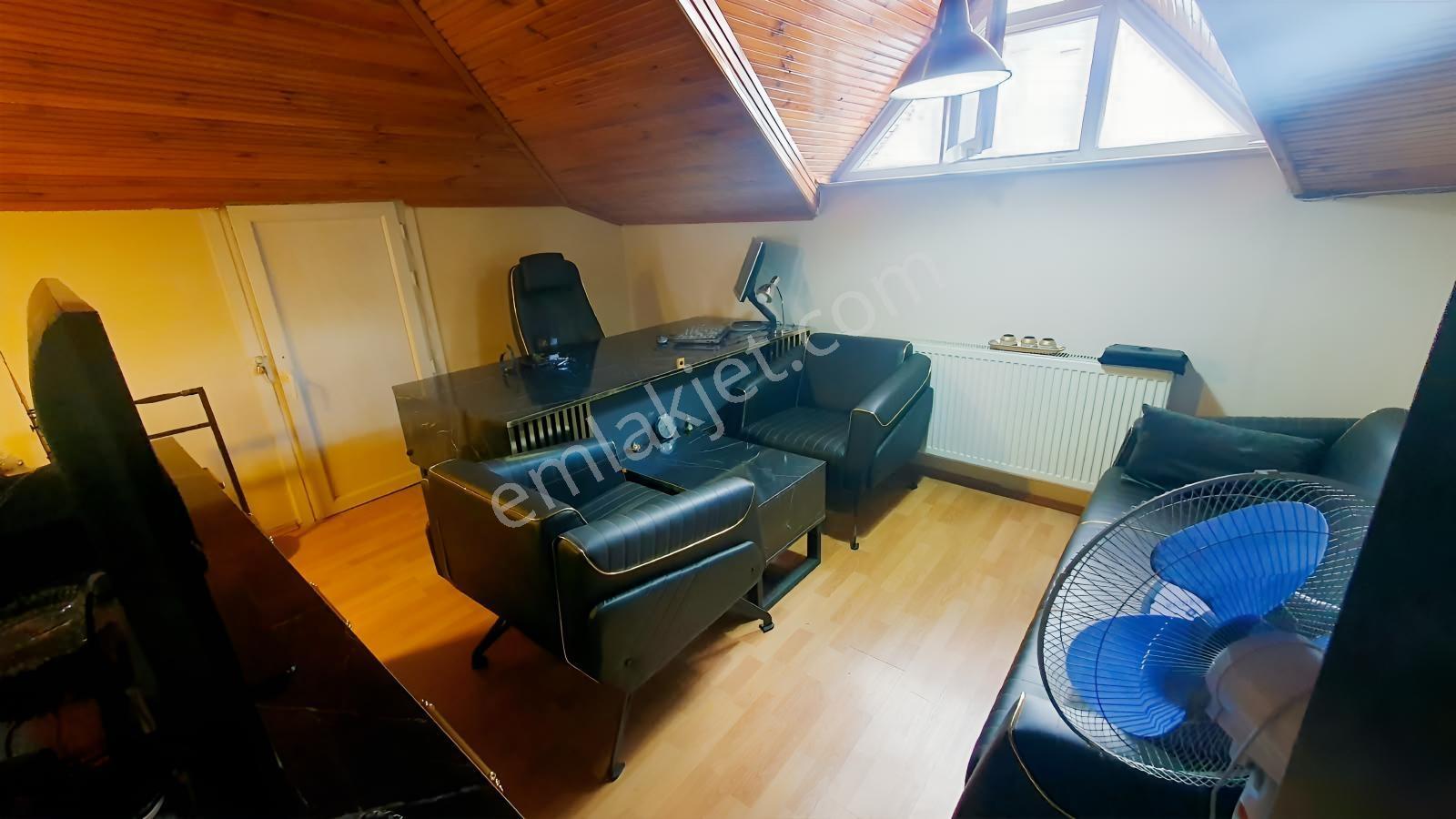 İçerenköy De Geniş Dubleks Çift Girişli Katta Tek 230 M2 Daire — fotoğraf 21