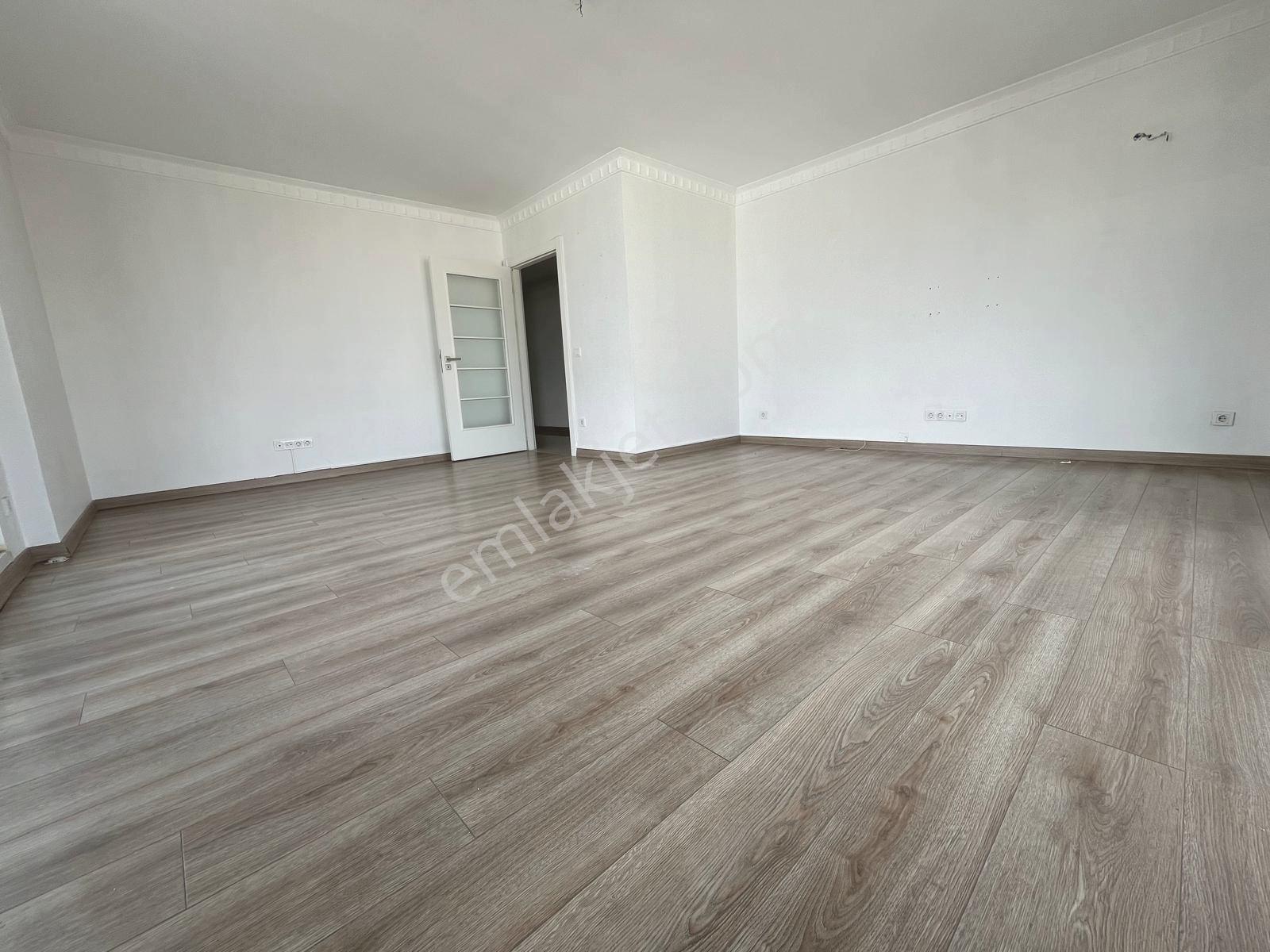 Şerifalide Sosyal Donatılı Site İçinde 4+1 Satlık Daire/for Sale — fotoğraf 6