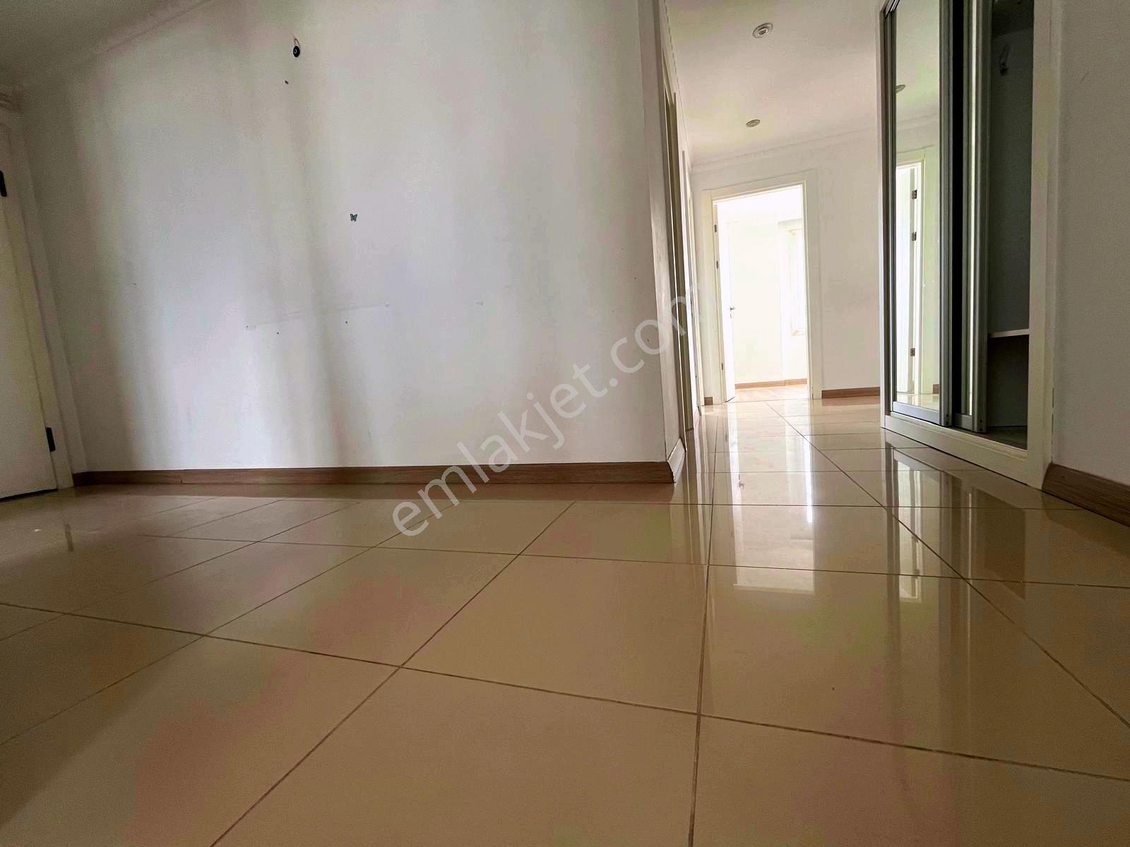Şerifalide Sosyal Donatılı Site İçinde 4+1 Satlık Daire/for Sale — fotoğraf 16