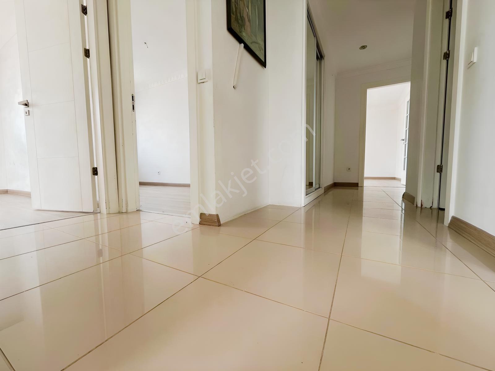 Şerifalide Sosyal Donatılı Site İçinde 4+1 Satlık Daire/for Sale — fotoğraf 21