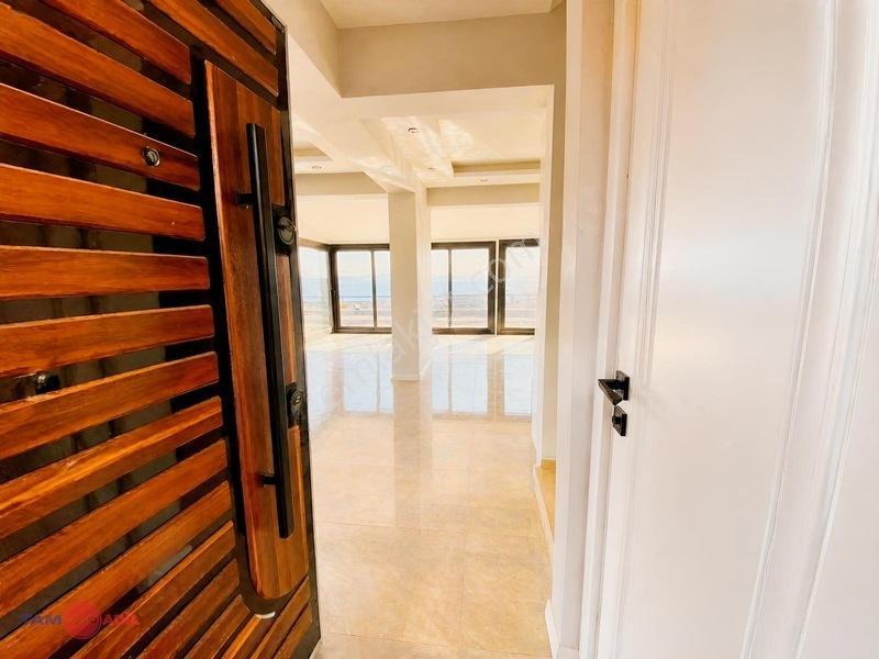 Çandarlıda Full Deniz Manzaralı 160m2 Bahçeli Ultra Lüks Villa — fotoğraf 9