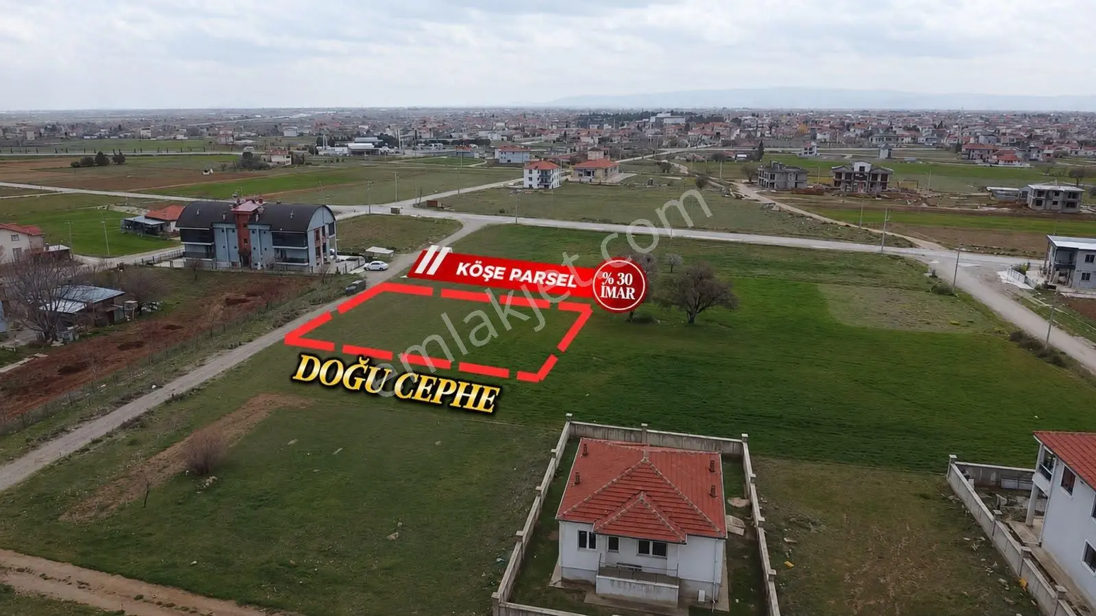 Yerli Gayrimenkul'den Akpınar Mahallesi 440 M² Köşe Parsel Arsa — fotoğraf 4