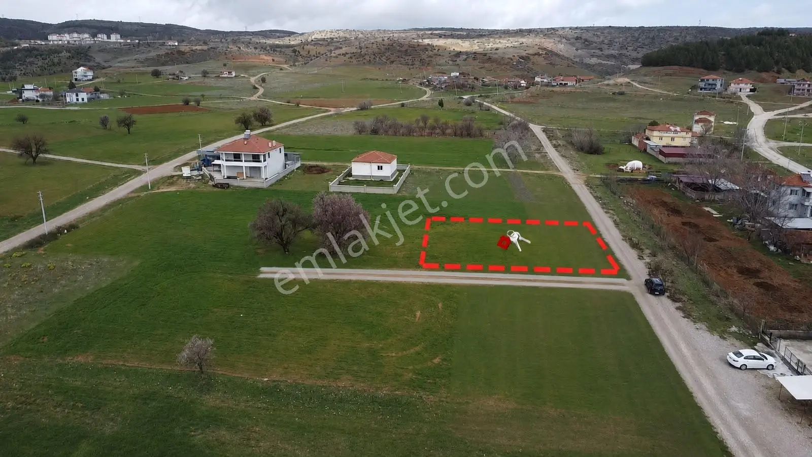 Yerli Gayrimenkul'den Akpınar Mahallesi 440 M² Köşe Parsel Arsa — fotoğraf 11