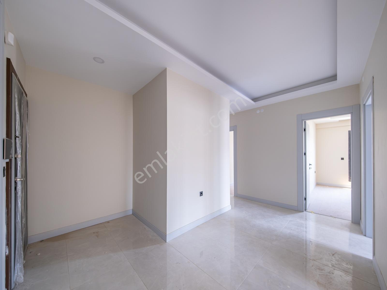 Bornova'da Yeni Binada Site İçerisinde Sıfır Satılık 3+1 Daire — fotoğraf 2