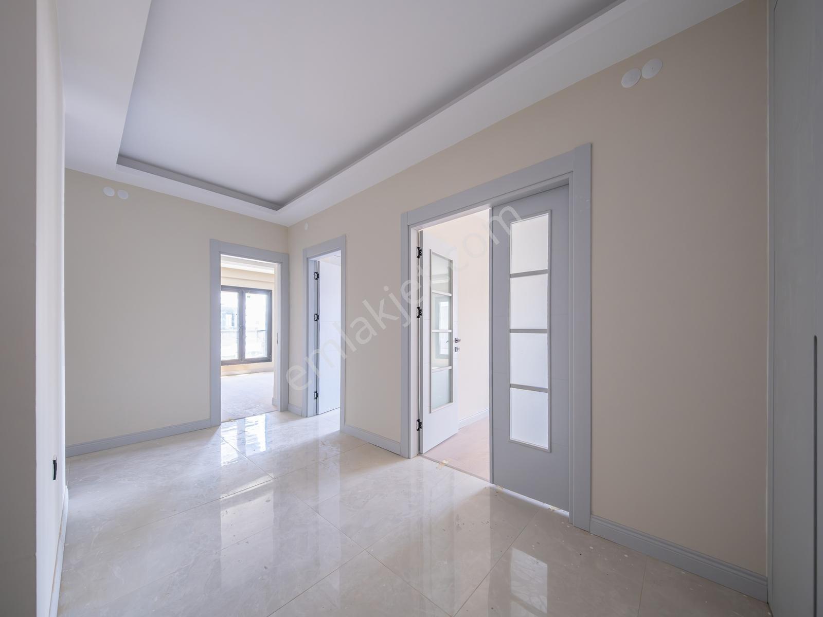 Bornova'da Yeni Binada Site İçerisinde Sıfır Satılık 3+1 Daire — fotoğraf 3