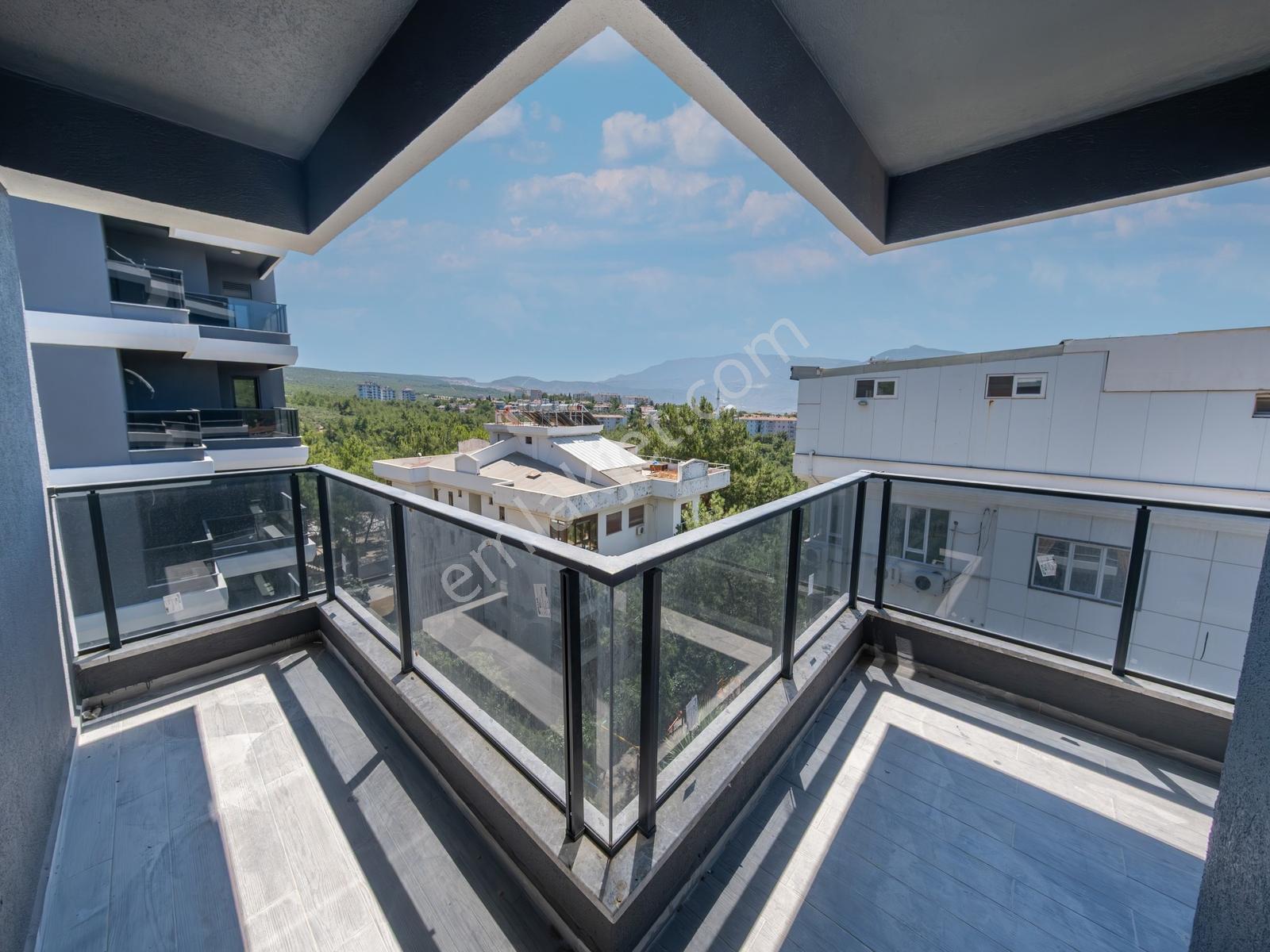 Bornova'da Yeni Binada Site İçerisinde Sıfır Satılık 3+1 Daire — fotoğraf 8