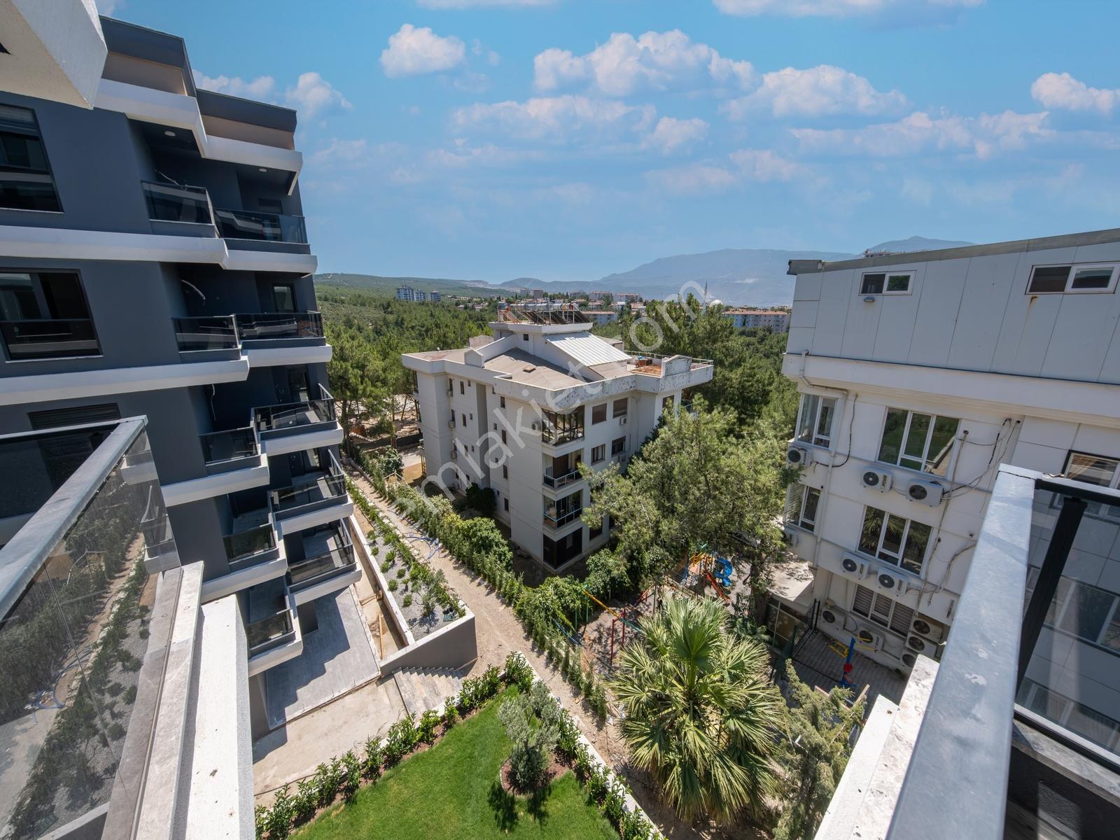 Bornova'da Yeni Binada Site İçerisinde Sıfır Satılık 3+1 Daire — fotoğraf 9