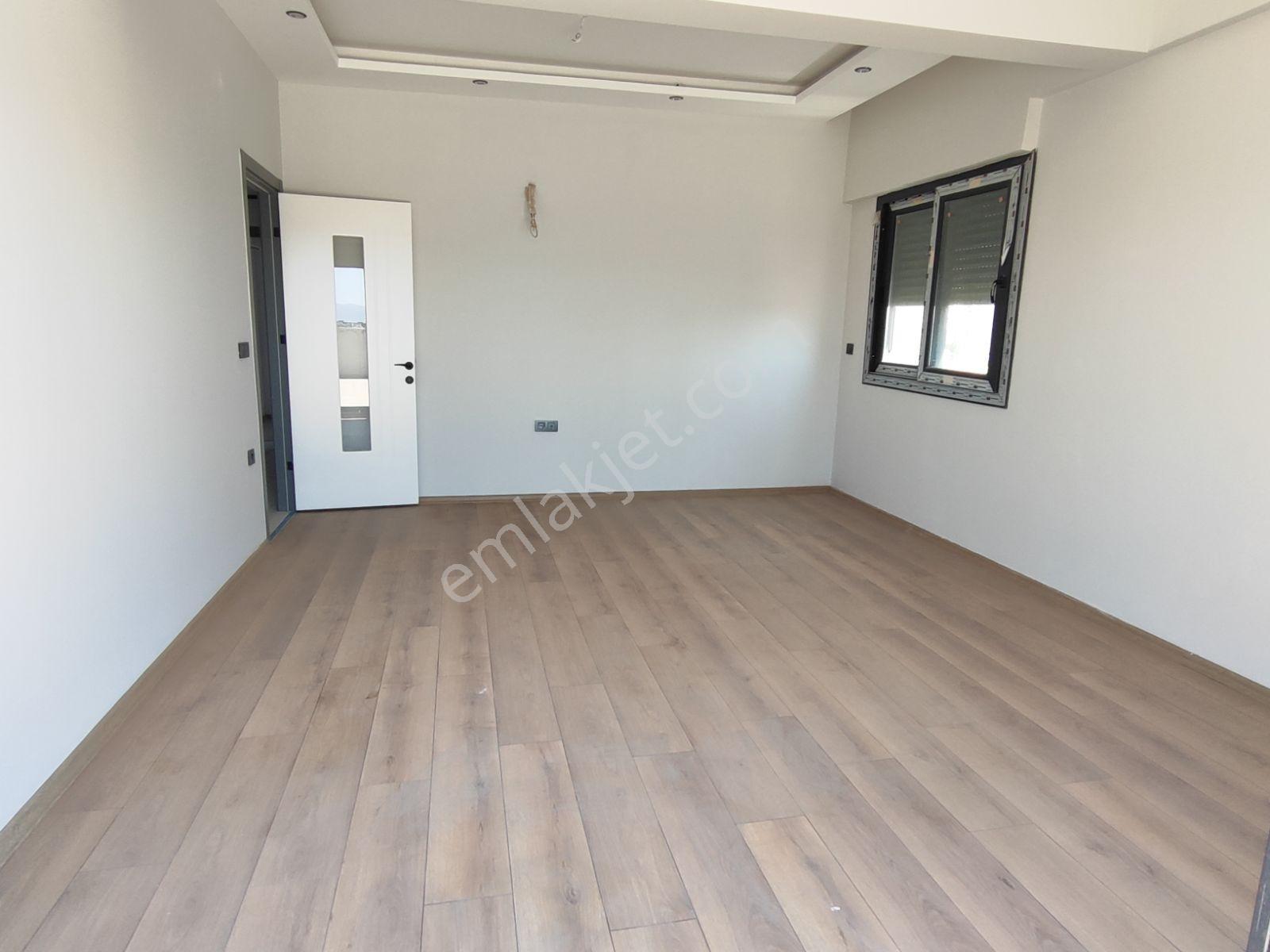 Çığlı Anadolu Caddesıne 50 M. Satılık Teraslı 2+1 Daıre — fotoğraf 2
