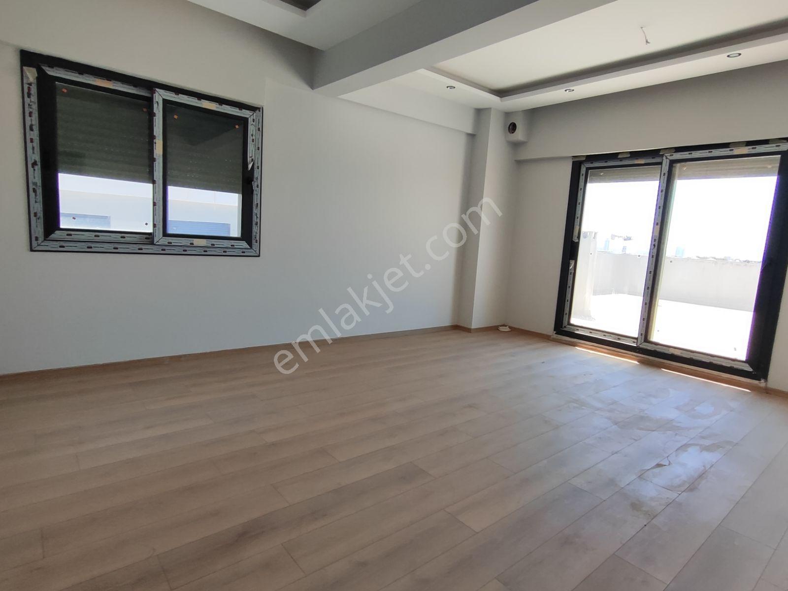 Çığlı Anadolu Caddesıne 50 M. Satılık Teraslı 2+1 Daıre — fotoğraf 3