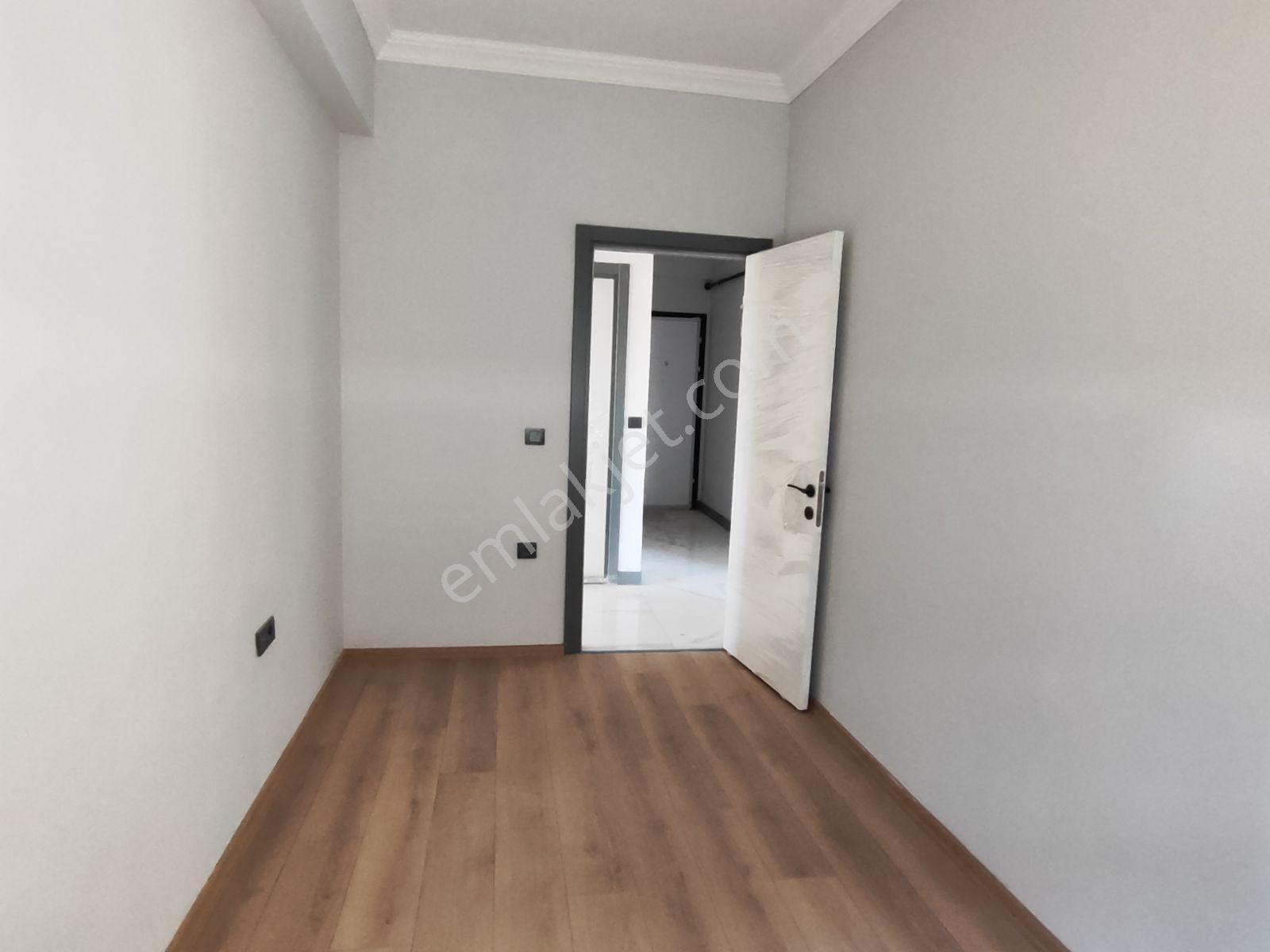 Çığlı Anadolu Caddesıne 50 M. Satılık Teraslı 2+1 Daıre — fotoğraf 14