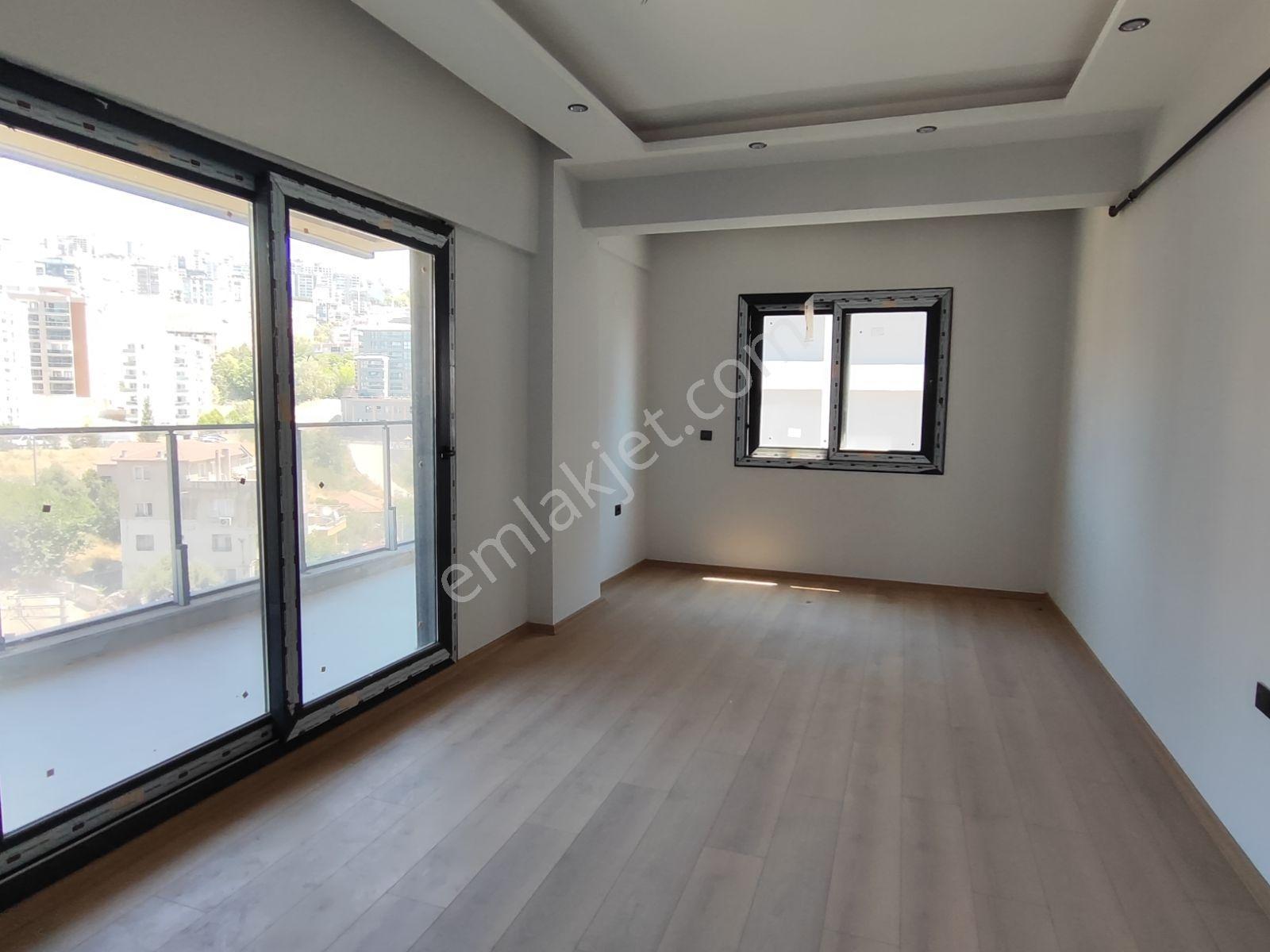 Çığlı Anadolu Caddesıne 50 M. Satılık Teraslı 2+1 Daıre — fotoğraf 15