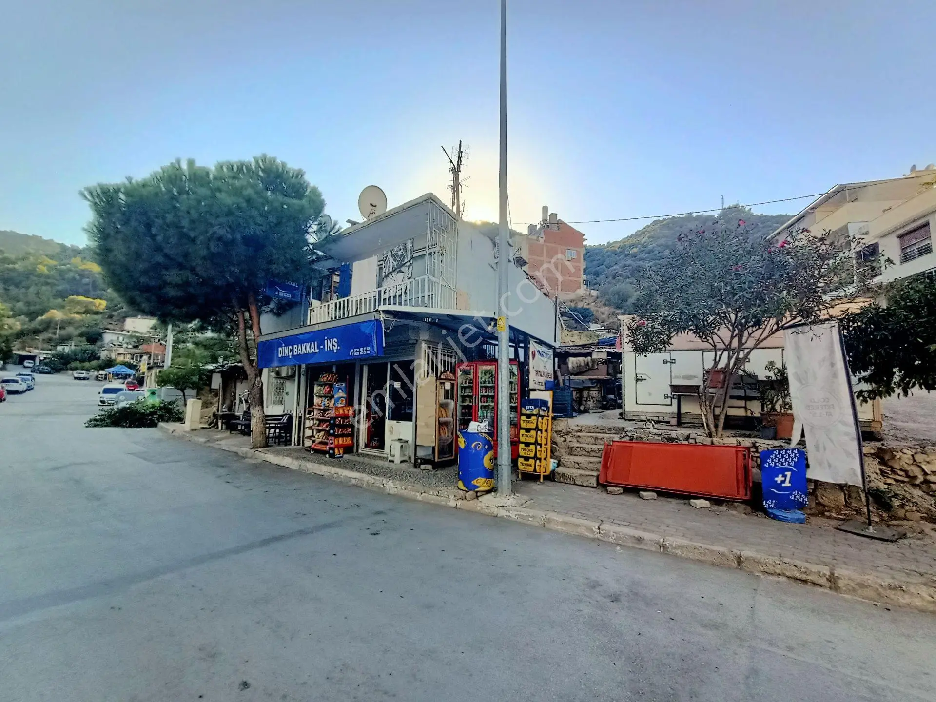 Balçova Teleferik Mahallesinde Anayol Üzerinde 2 Daire + 1 Dükkan Komple Satılık Bina — fotoğraf 3