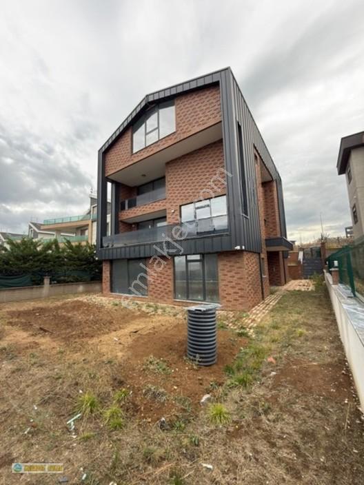 Karadağ Gayrimenkulden Nilüfer Özlüce'de 4 Katlı Sıfır Villa — fotoğraf 3