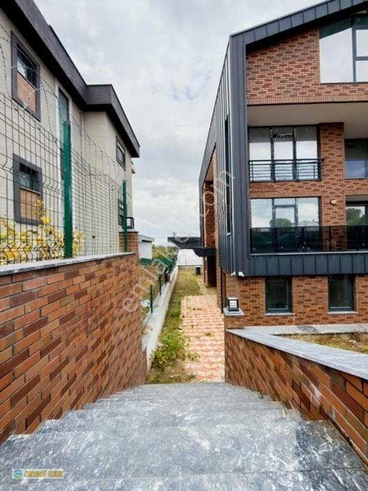 Karadağ Gayrimenkulden Nilüfer Özlüce'de 4 Katlı Sıfır Villa — fotoğraf 5
