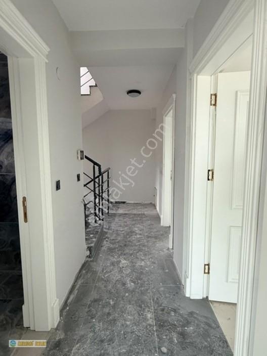 Karadağ Gayrimenkulden Nilüfer Özlüce'de 4 Katlı Sıfır Villa — fotoğraf 15