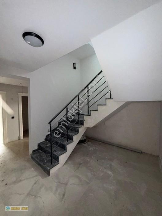 Karadağ Gayrimenkulden Nilüfer Özlüce'de 4 Katlı Sıfır Villa — fotoğraf 22