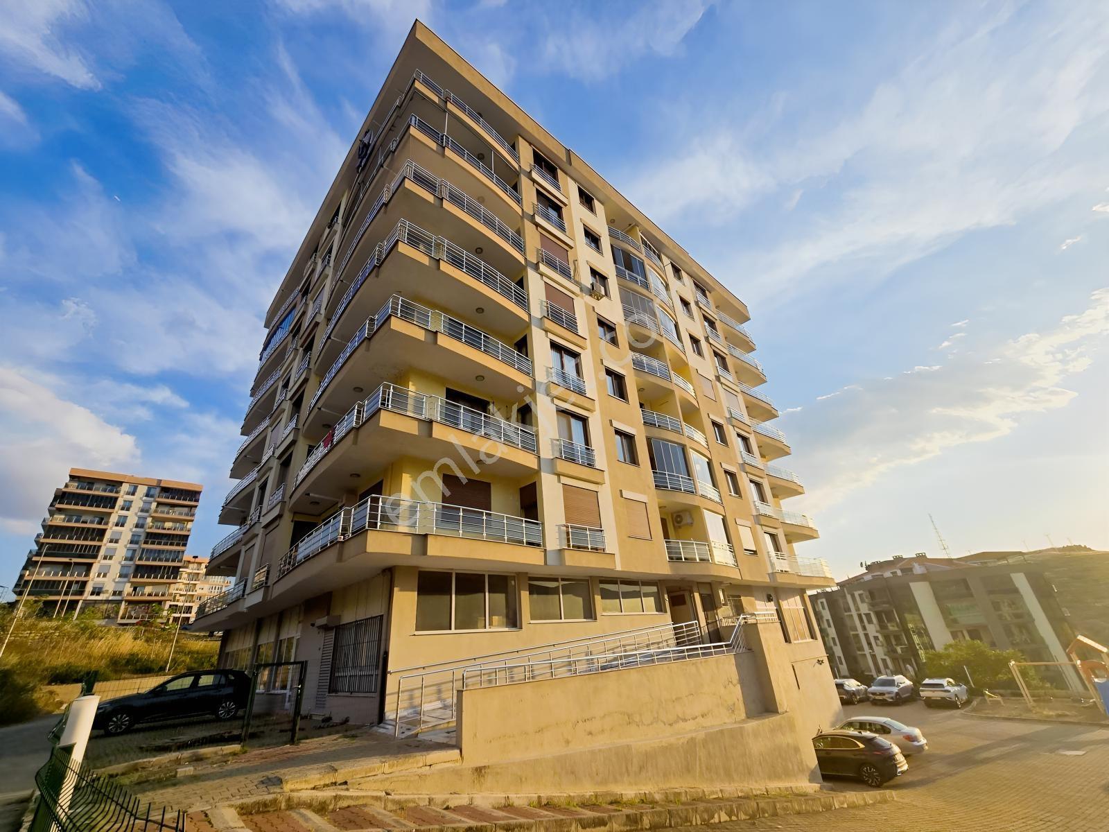 Körfez Mah Sağlam Zemin Ferah 180 M2 3+1 — fotoğraf 2
