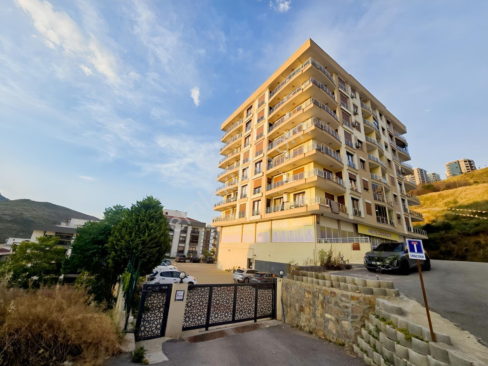 Körfez Mah Sağlam Zemin Ferah 180 M2 3+1 — fotoğraf 3