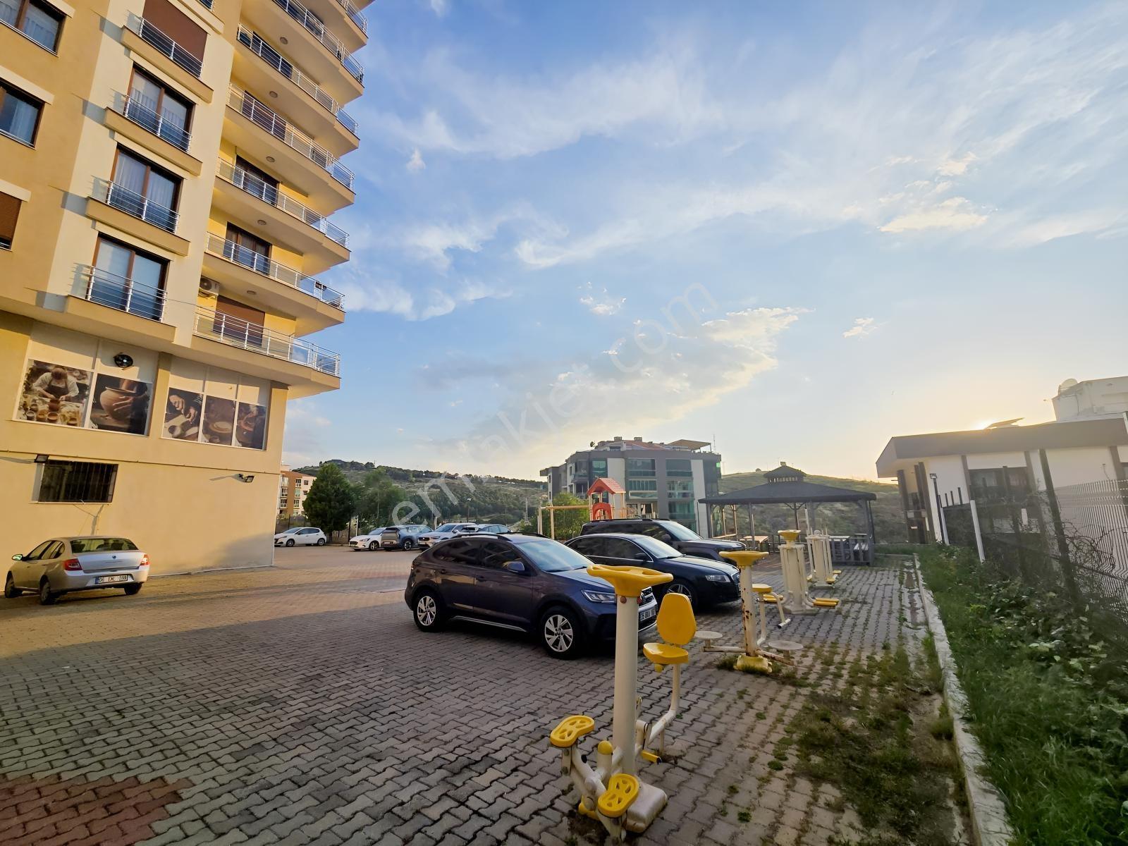 Körfez Mah Sağlam Zemin Ferah 180 M2 3+1 — fotoğraf 5