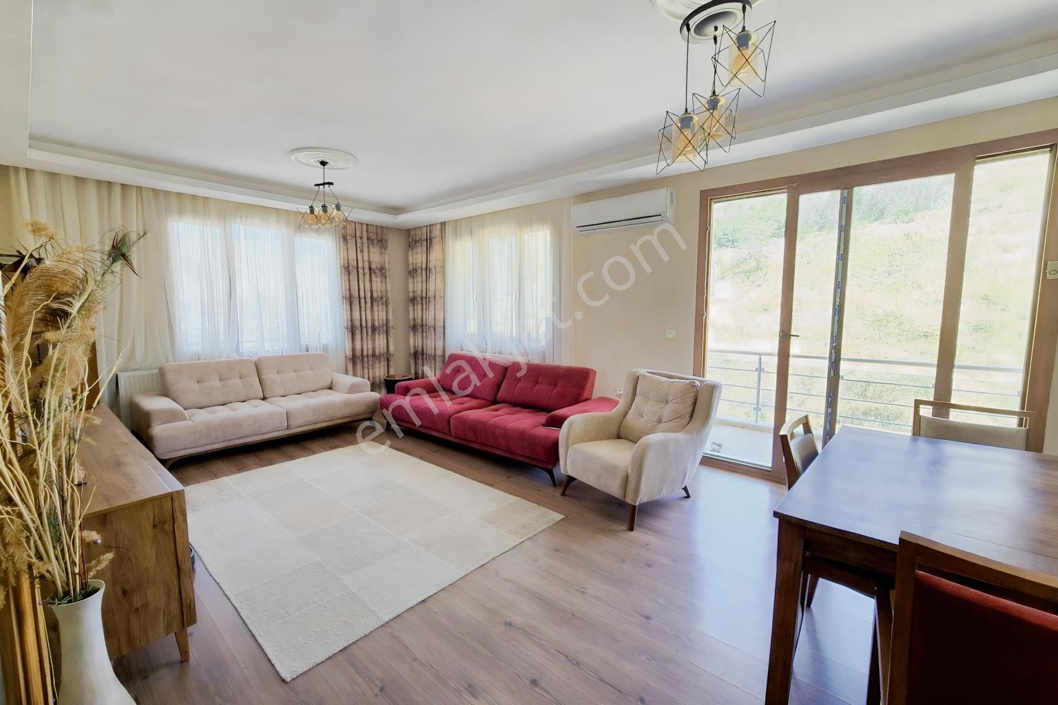 Körfez Mah Sağlam Zemin Ferah 180 M2 3+1 — fotoğraf 9
