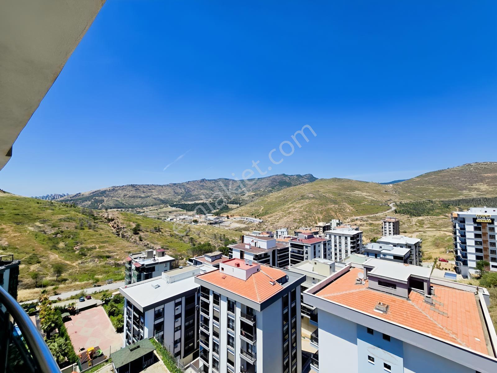 Körfez Mah Sağlam Zemin Ferah 180 M2 3+1 — fotoğraf 12