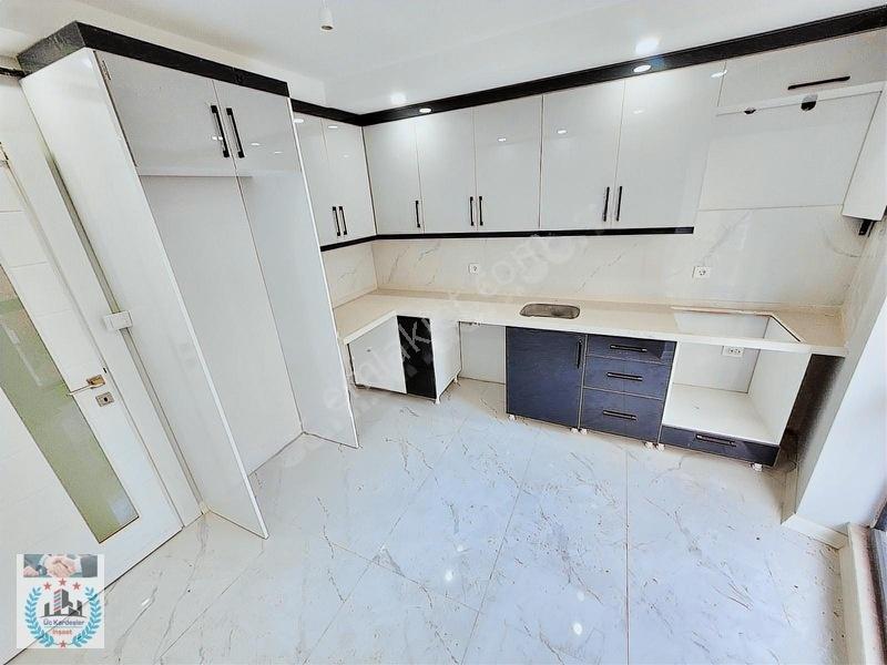 Üç Kardeşler'dn 50.yıl Mh'de 3+1 Sıfır 130m² Arakat Tramway Dibi — fotoğraf 4