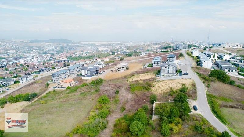 Remax Şehır'den Kadıköy'de Doğa Manzaralı Fırsat Arsa — fotoğraf 3
