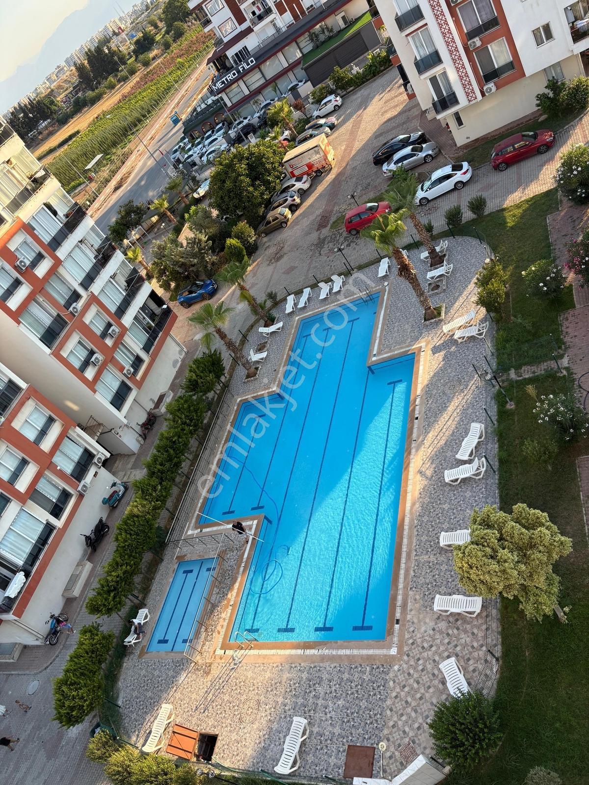 Göksu Mahallesinde Fırsat Havuzlu Sitede Satılık 2+1 Daire — fotoğraf 2
