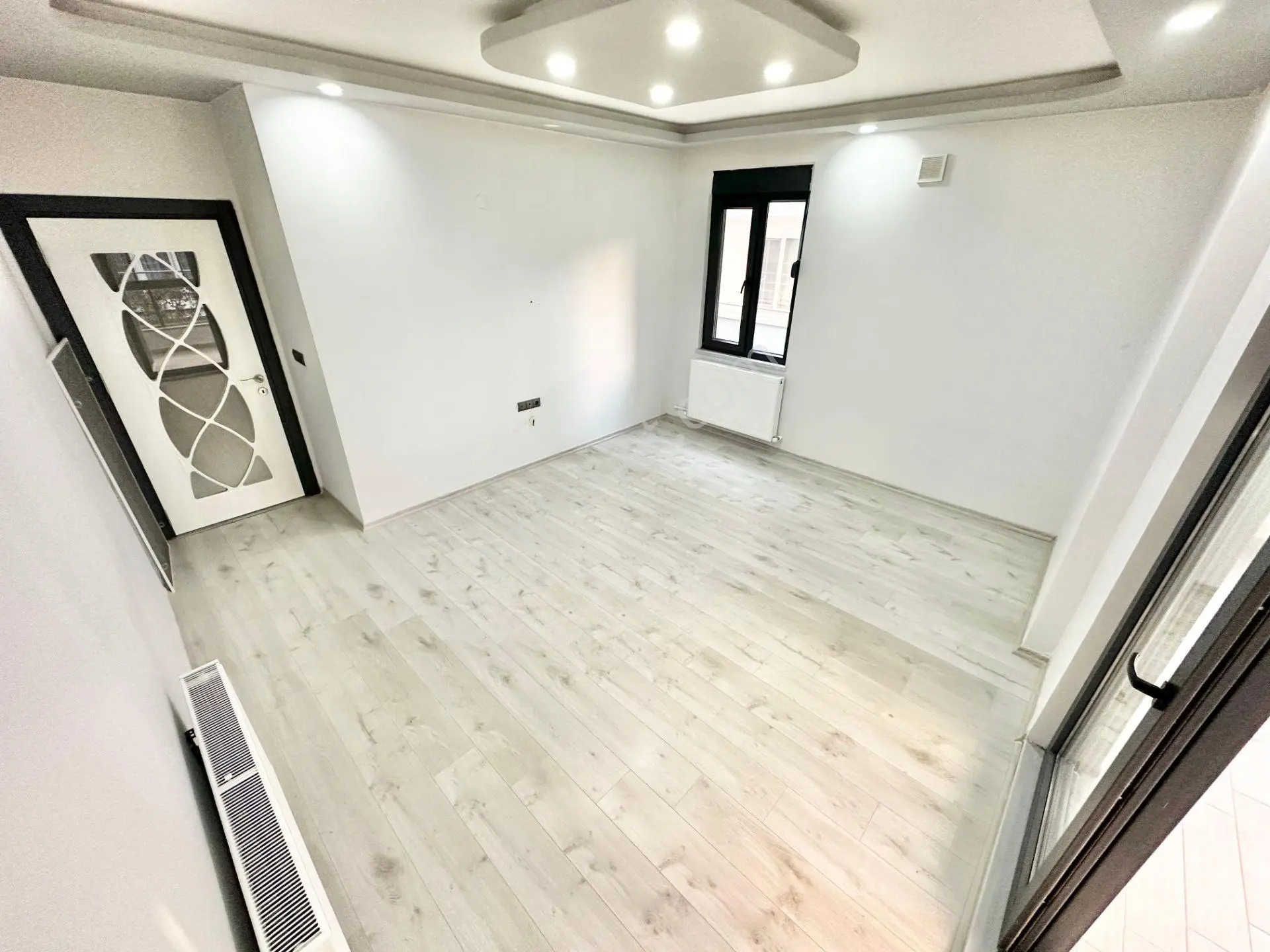 ꧁yetkili Ay Emlaktan꧂altınkum Pazar Sokağında Denize Sadece 200 Metre Kombili Satılık 2+1 Lüx Daire — fotoğraf 9