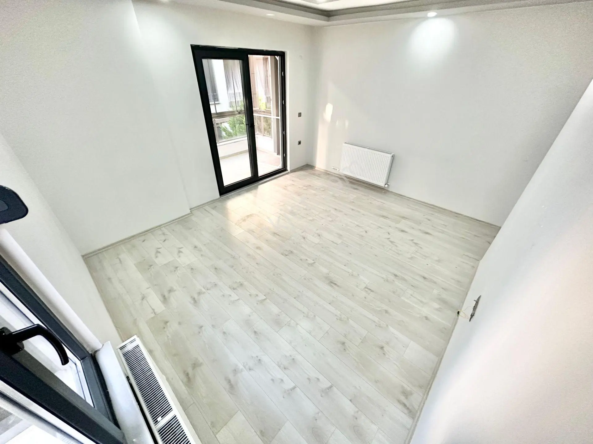 ꧁yetkili Ay Emlaktan꧂altınkum Pazar Sokağında Denize Sadece 200 Metre Kombili Satılık 2+1 Lüx Daire — fotoğraf 10
